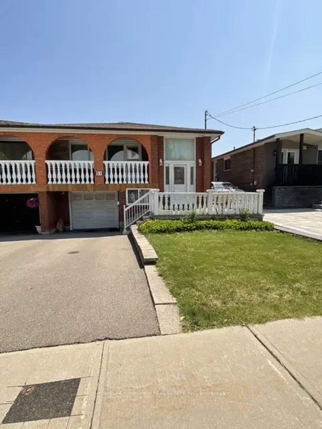 51 Seacliffe Boulevard, Toronto W05
