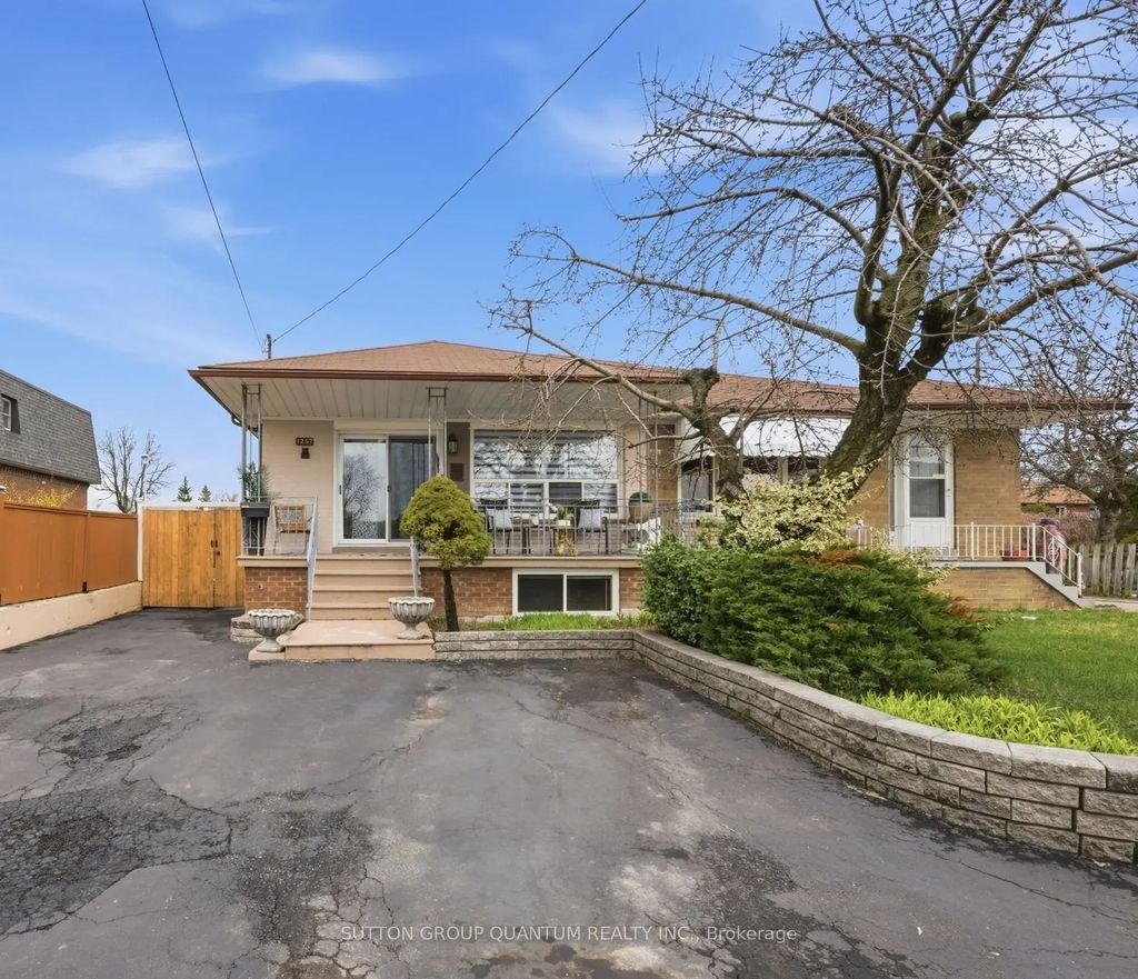 1257 Alexandra Avenue, Mississauga