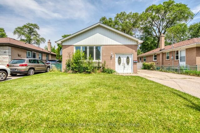 201 Thistle Down Boulevard, Toronto W10
