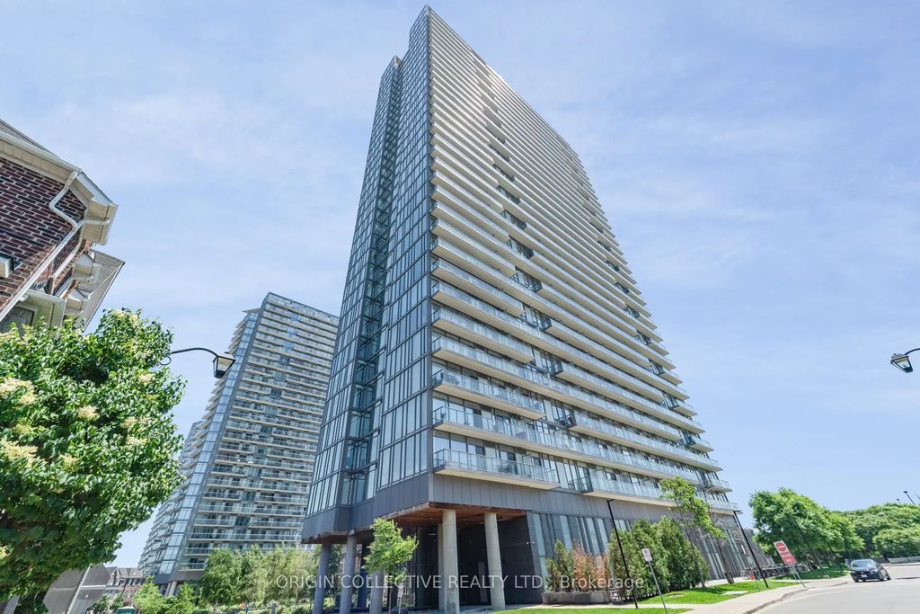 105 The Queensway Avenue 302, Toronto W01