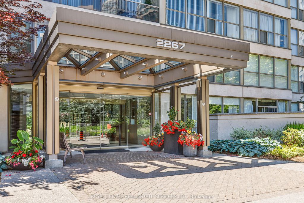 2267 Lake Shore Boulevard W 1304, Toronto W06