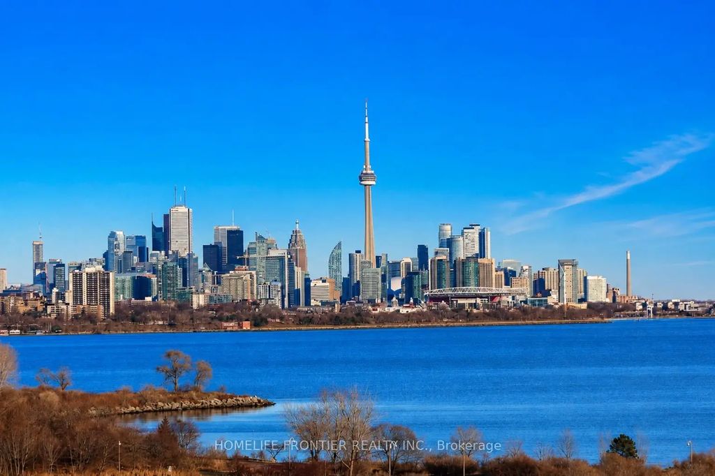 2261 Lakeshore Boulevard W 611, Toronto W06