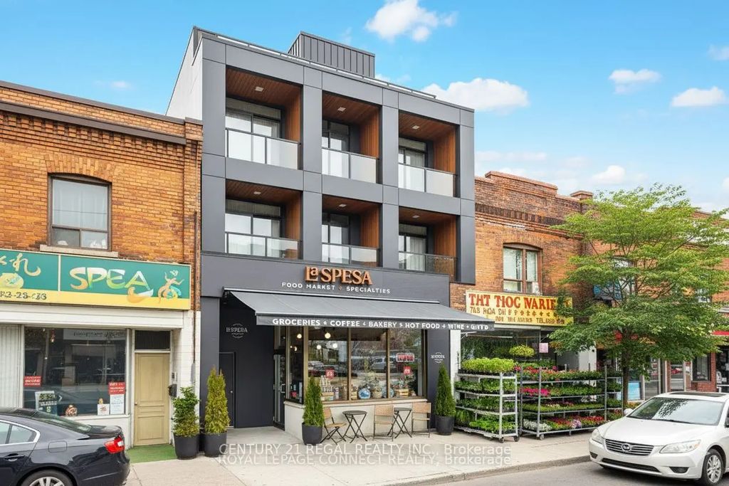 1700 St Clair Avenue W, Toronto W03