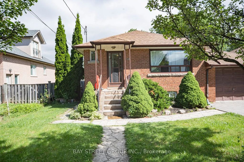 538 Queens Drive Basement, Toronto W04