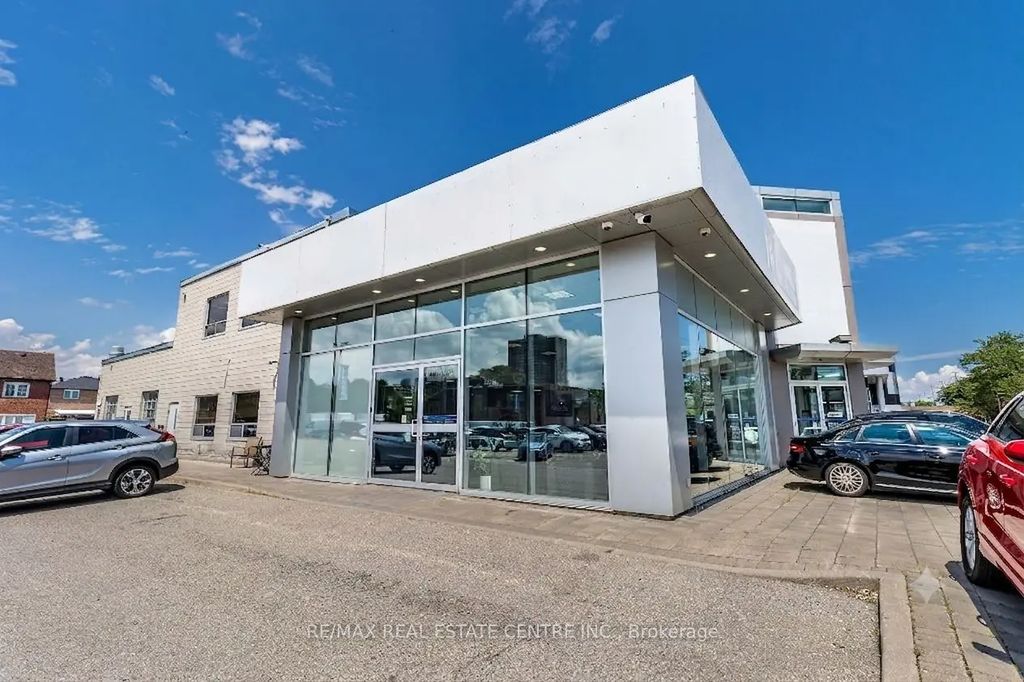 225 Dundas Street E, Mississauga