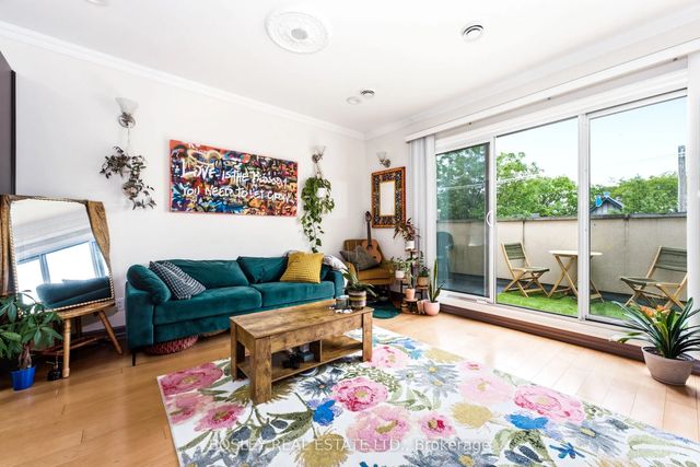 115 Roncesvalles Avenue 3, Toronto W01