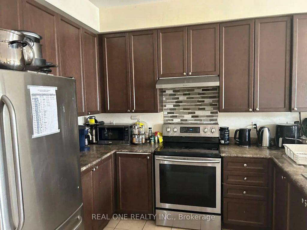 18 Troyer Avenue Third Floor Room, Toronto W05