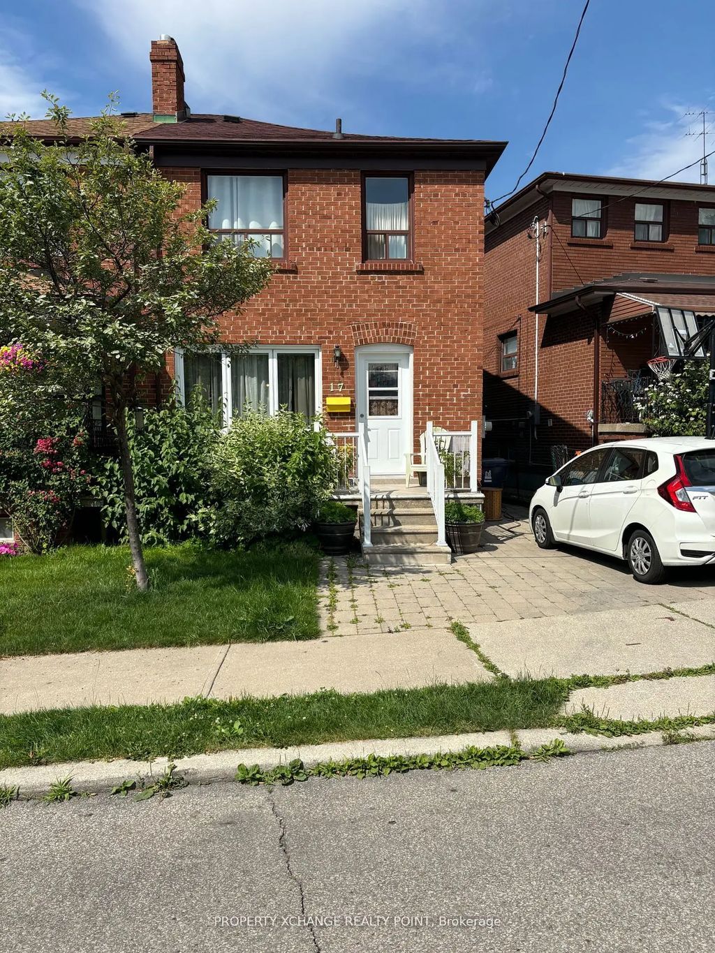 17 Holmesdale Crescent, Toronto W03