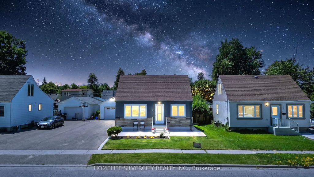 19 Pleasantview Avenue, Brampton