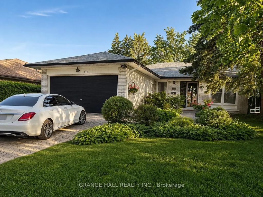 210 Lloyd Manor Road, Toronto W08