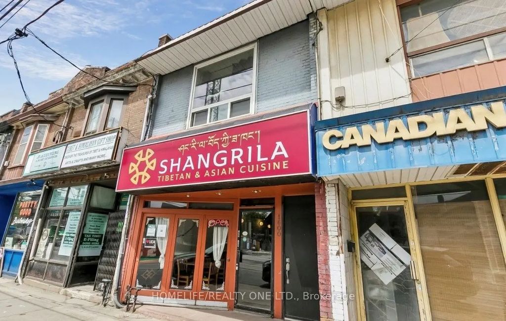 1600 Queen Street W, Toronto W01