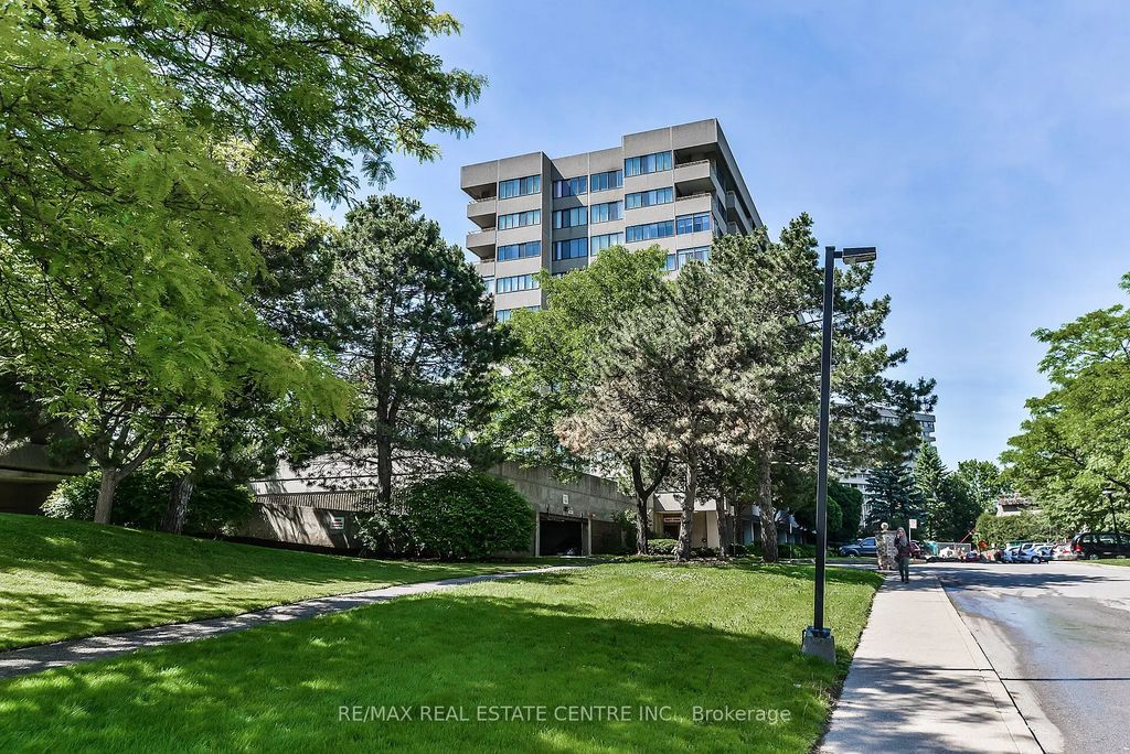 1320 Mississauga Valley Boulevard 410, Mississauga