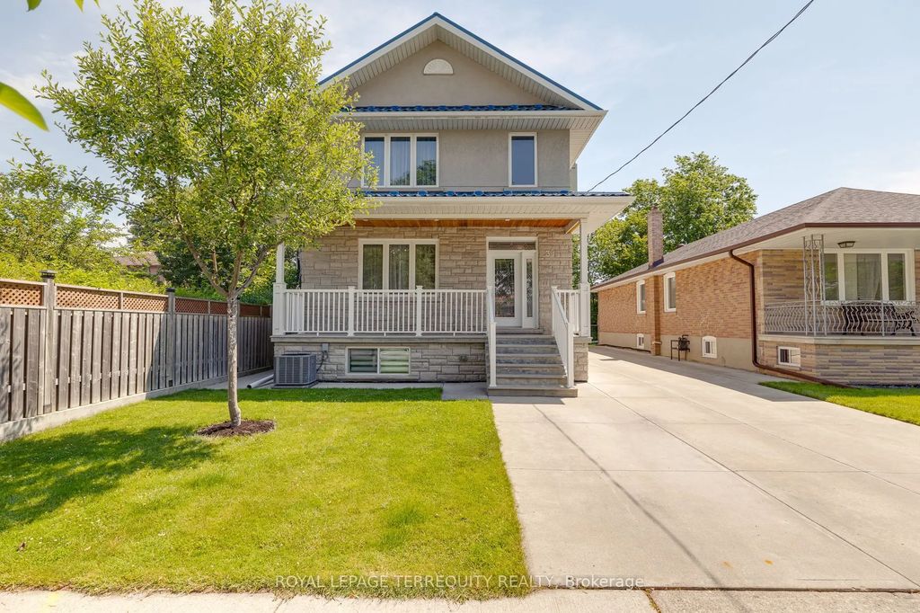 3 Gair Drive, Toronto W06