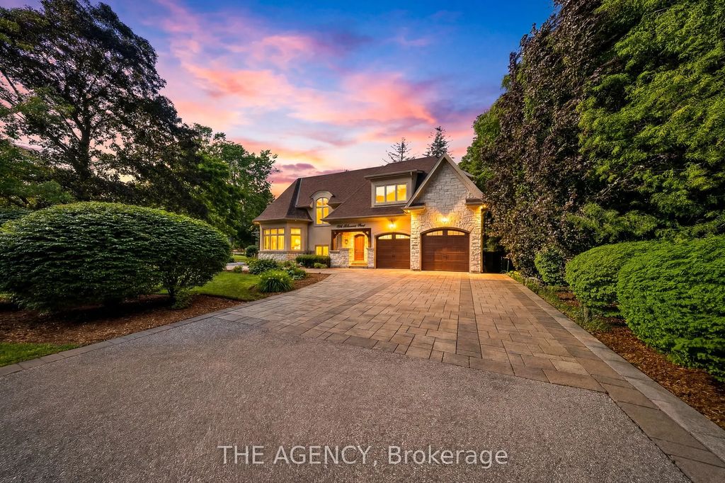 1098 Lakeshore Road W, Oakville