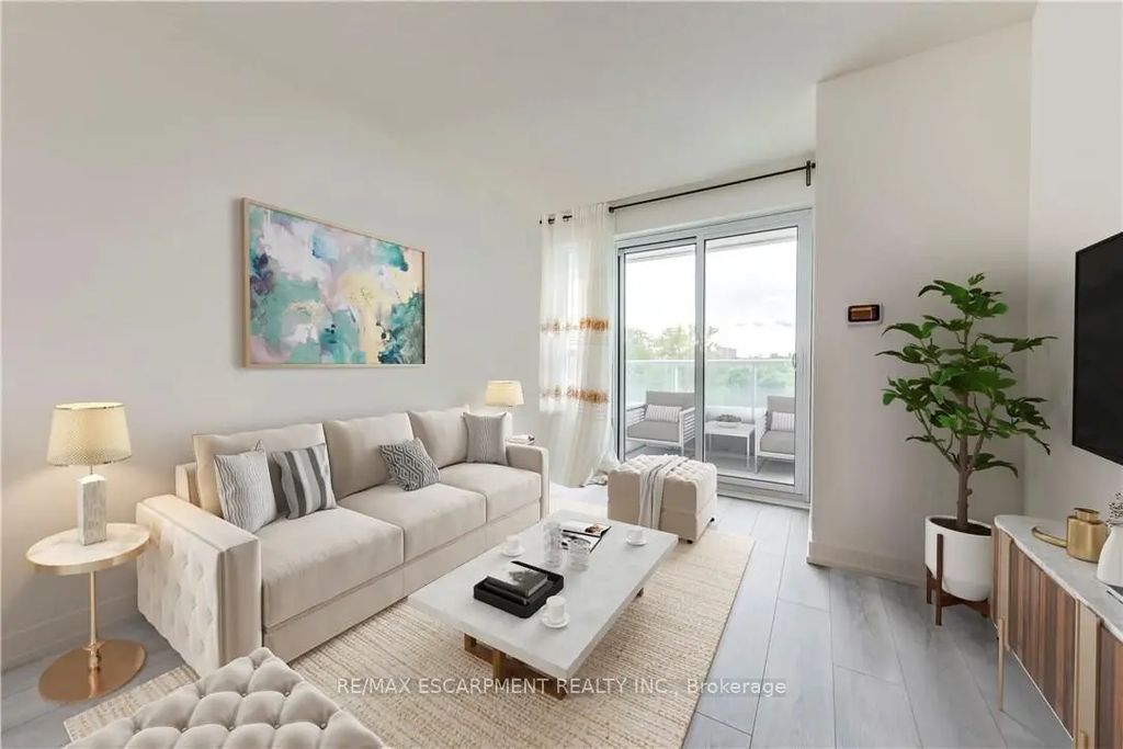 10 Wilby Crescent 309, Toronto W04