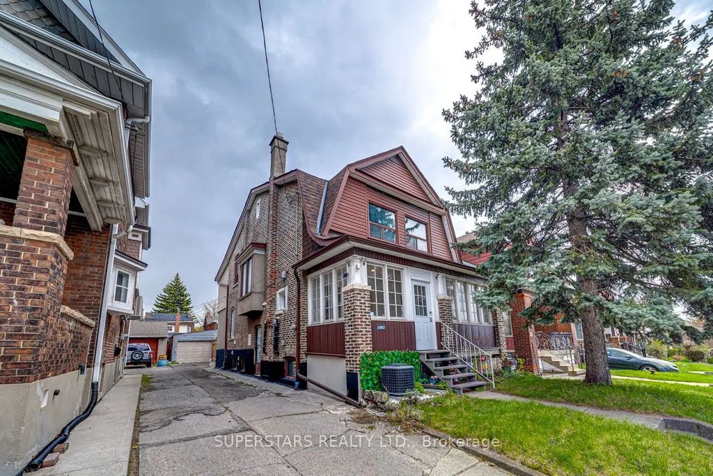 1587 Dufferin Street W, Toronto W03