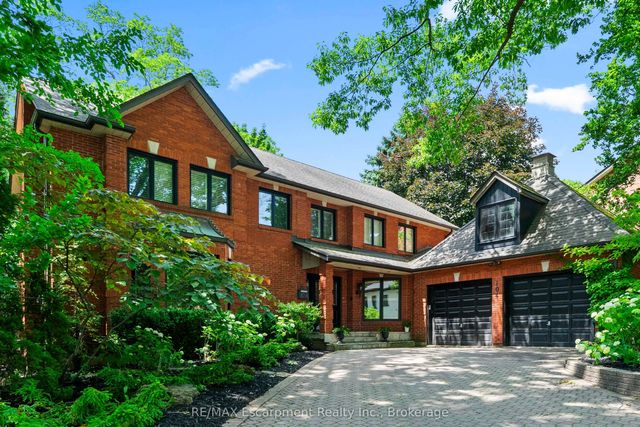 104 Whittington Place, Oakville