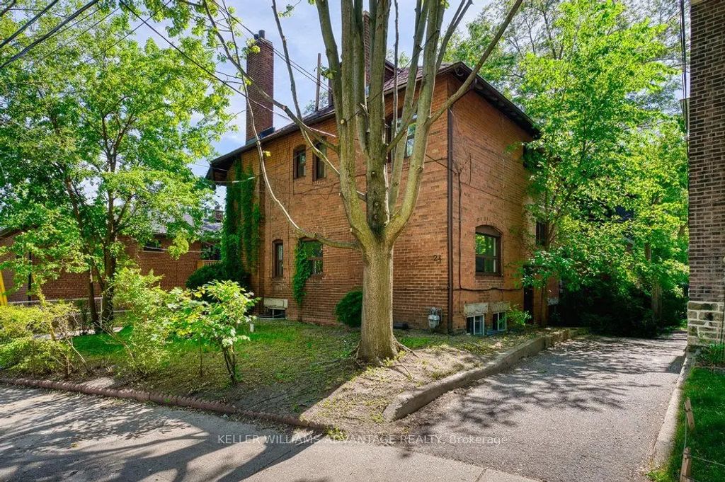 24 Indian Road Crescent, Toronto W02