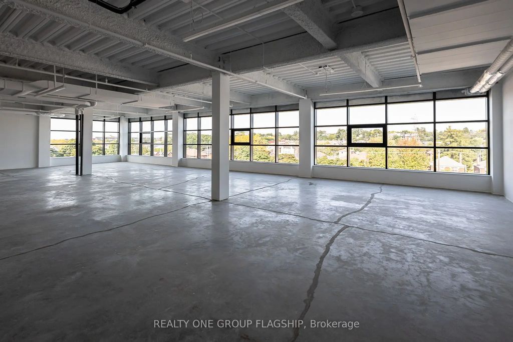300 Geary Avenue 405, Toronto W02