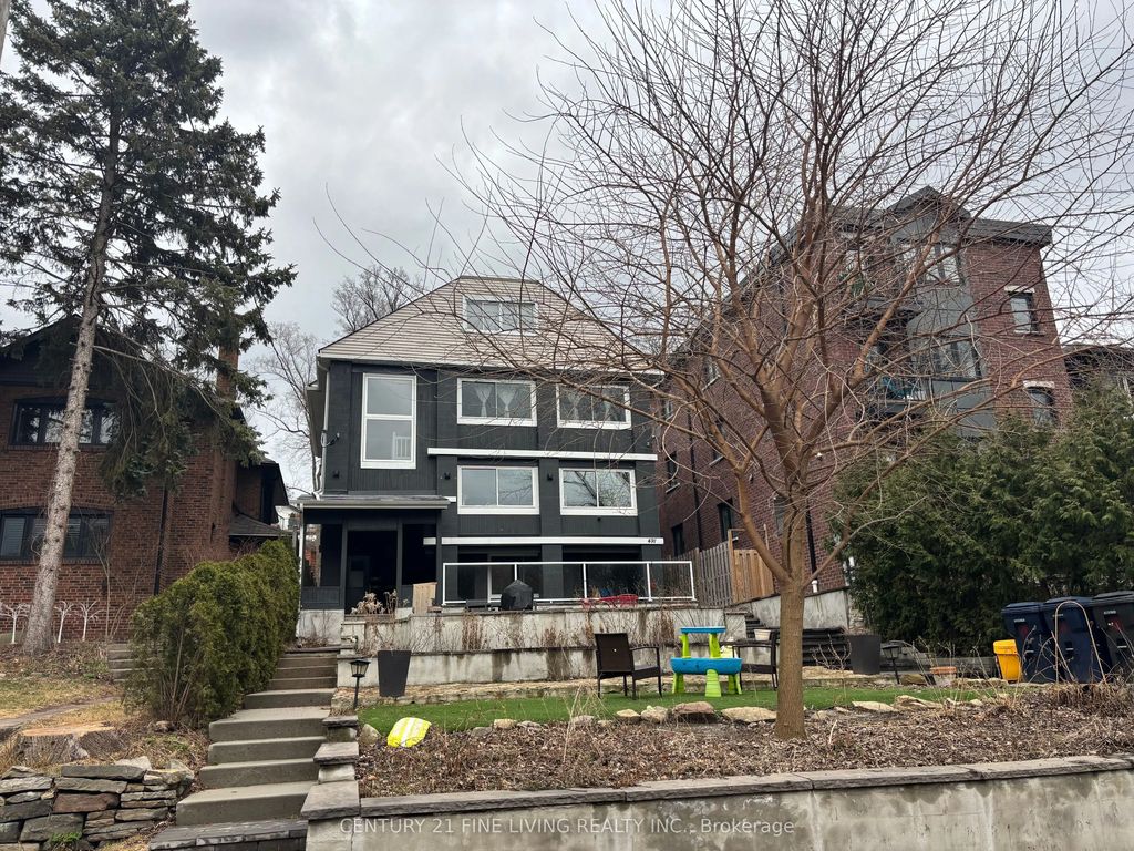 491 Parkside Drive, Toronto W01