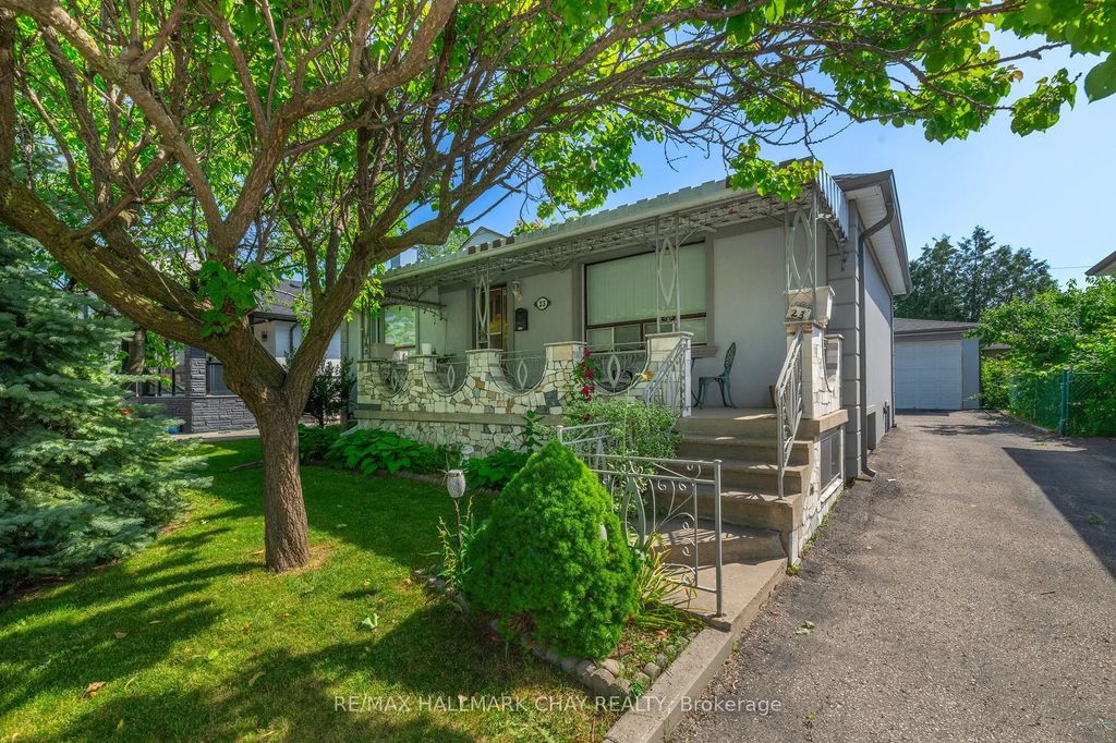 23 Chappel Hill Road, Toronto W05