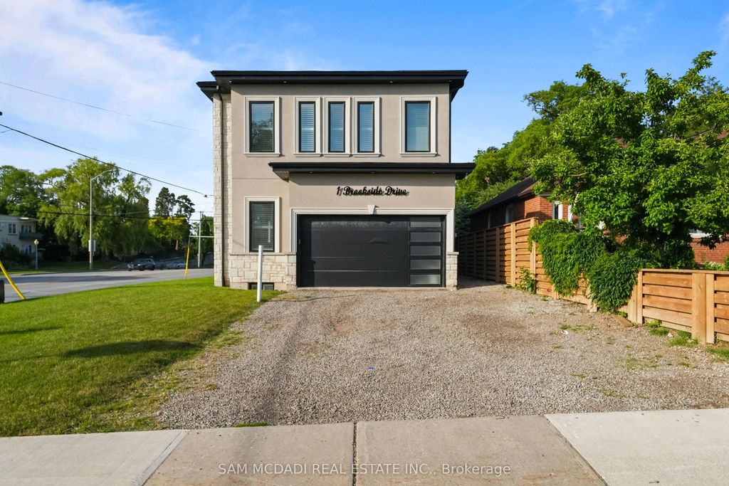 1 Brookside Drive, Mississauga