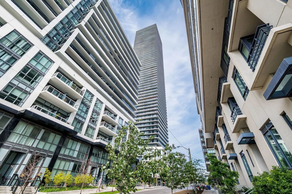 70 Annie Craig Drive 5102, Toronto W06