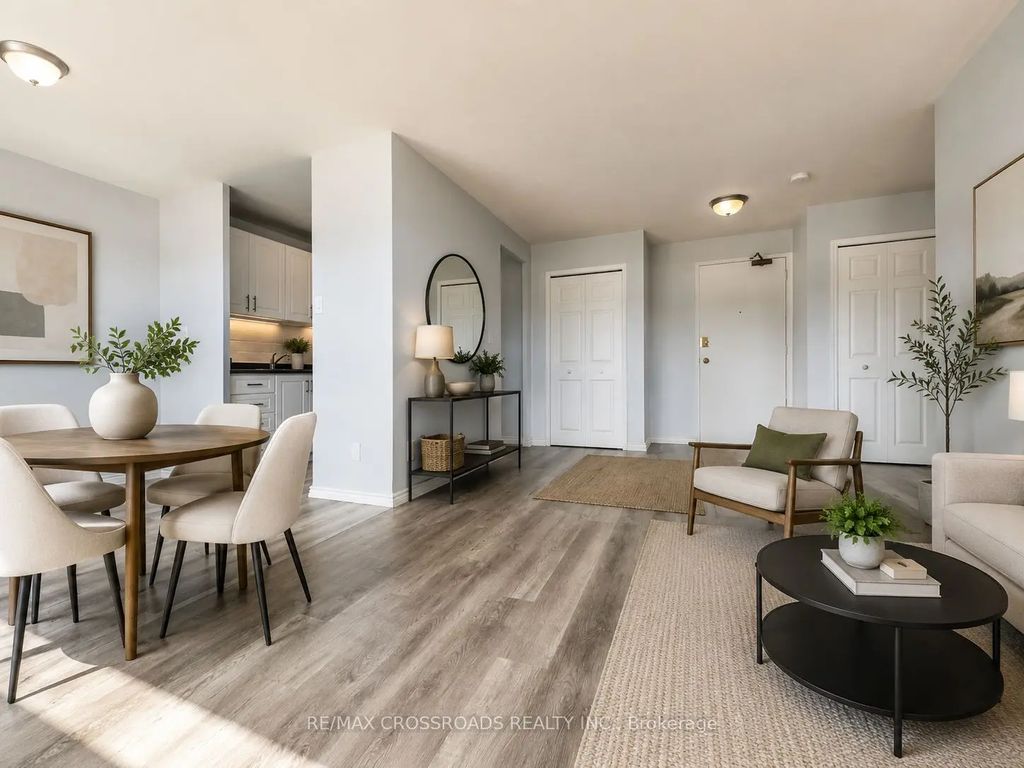 363 Lakeshore Road E 102, Mississauga