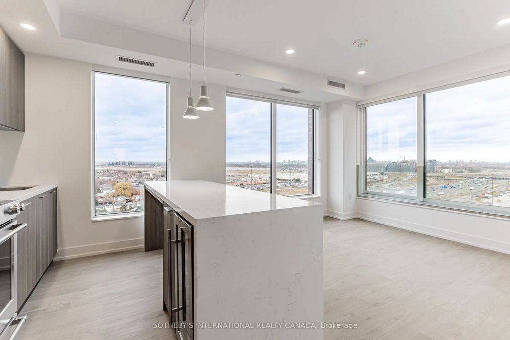 31 York Garden Way 808, Toronto W04