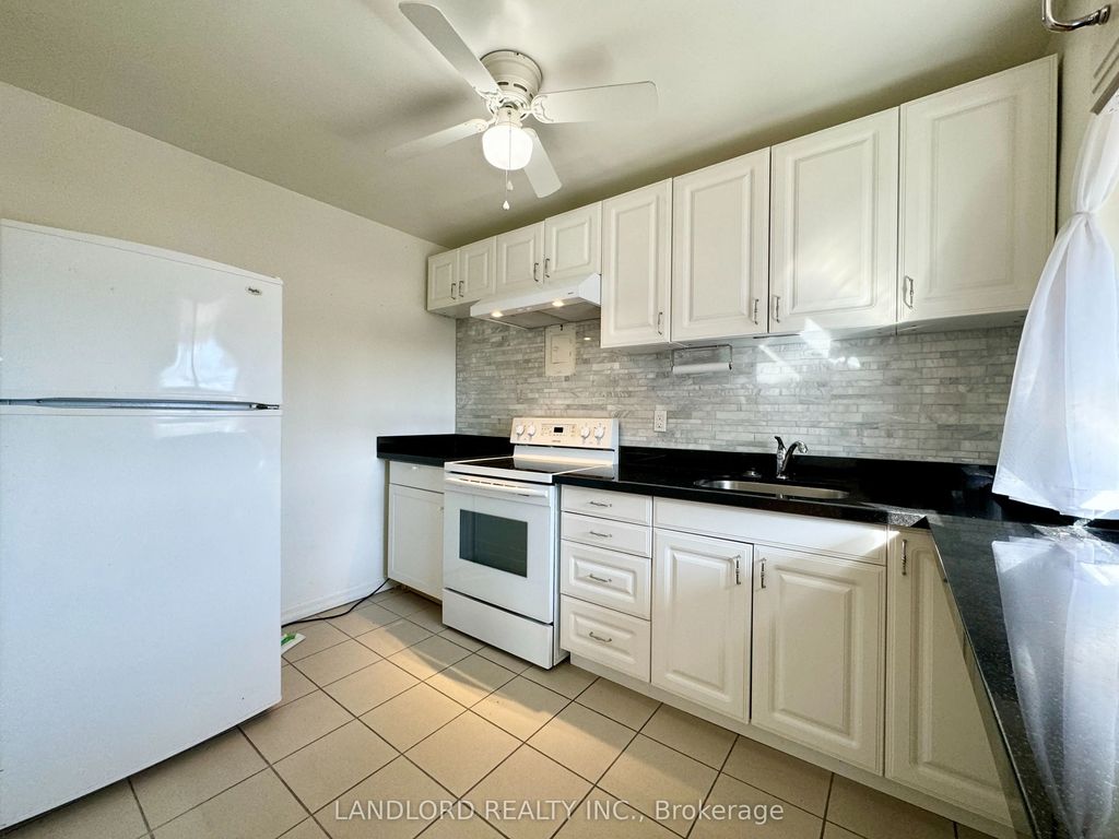 2696 Lake Shore Boulevard W 5, Toronto W06