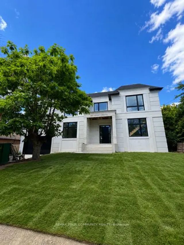 483 Selsey Drive, Mississauga