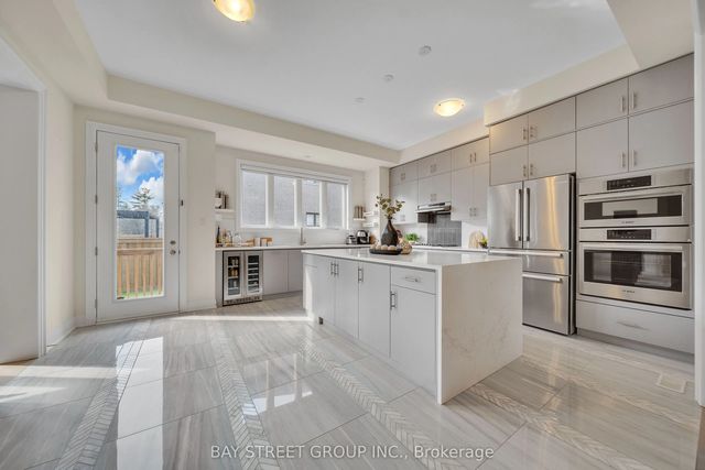 2411 Saw Whet Boulevard, Oakville