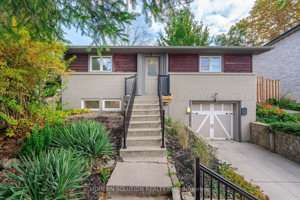 2557 Mindemoya Road, Mississauga
