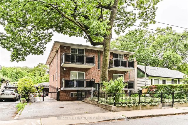 76 Hilldale Road, Toronto W03