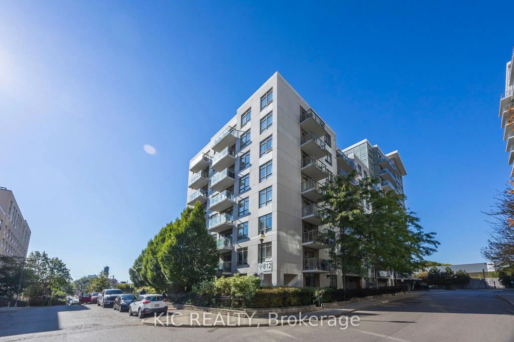 812 Lansdowne Avenue 901, Toronto W02