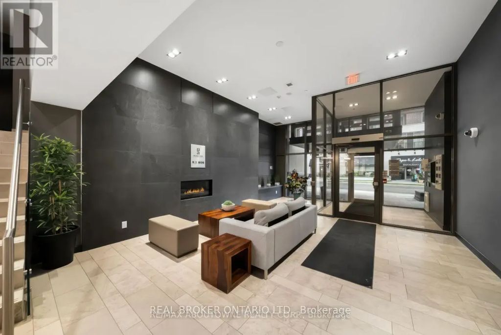 1940 Ironstone Drive 403, Burlington