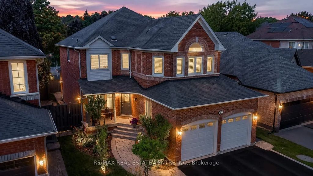 40 Hepburn Crescent N, Halton Hills
