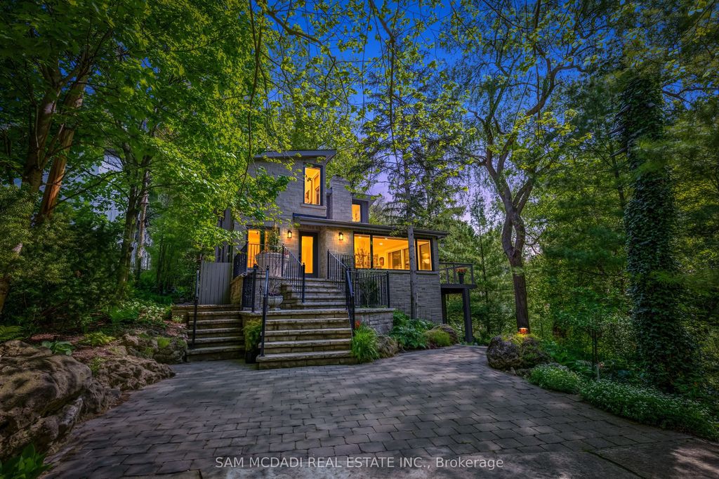 1273 Queen Victoria Avenue, Mississauga