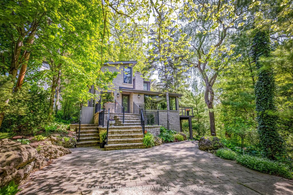 1273 Queen Victoria Avenue, Mississauga