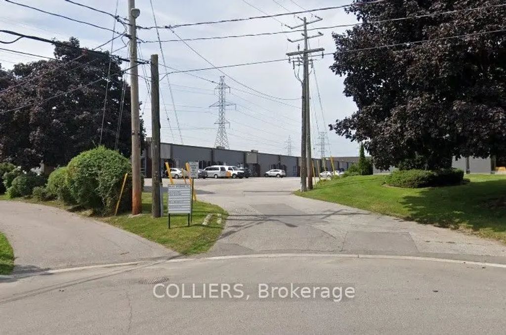 99 Brisbane Road 4, Toronto W05