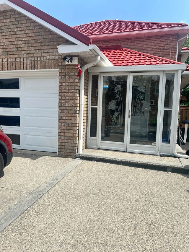 272 Nahani Way Basement, Mississauga
