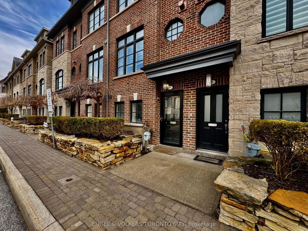 77 Ruby Lang Lane, Toronto W06
