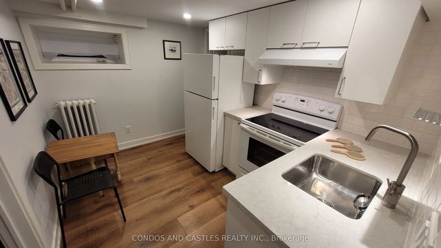 203 Fern Avenue Lower, Toronto W01