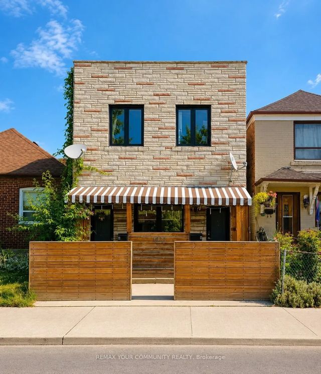 1623 Keele Street, Toronto W03