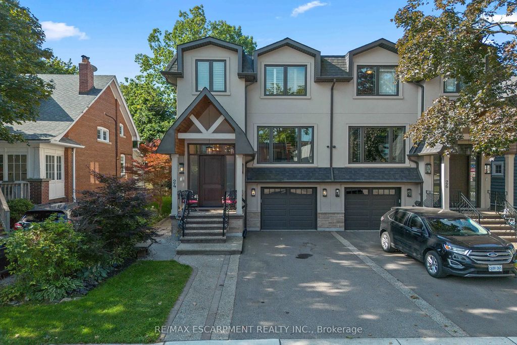24 Cayuga Avenue, Mississauga