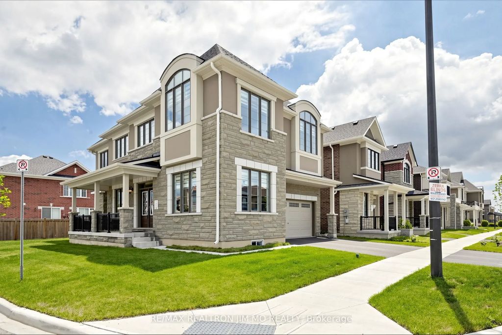 476 Kennedy Circle W, Milton