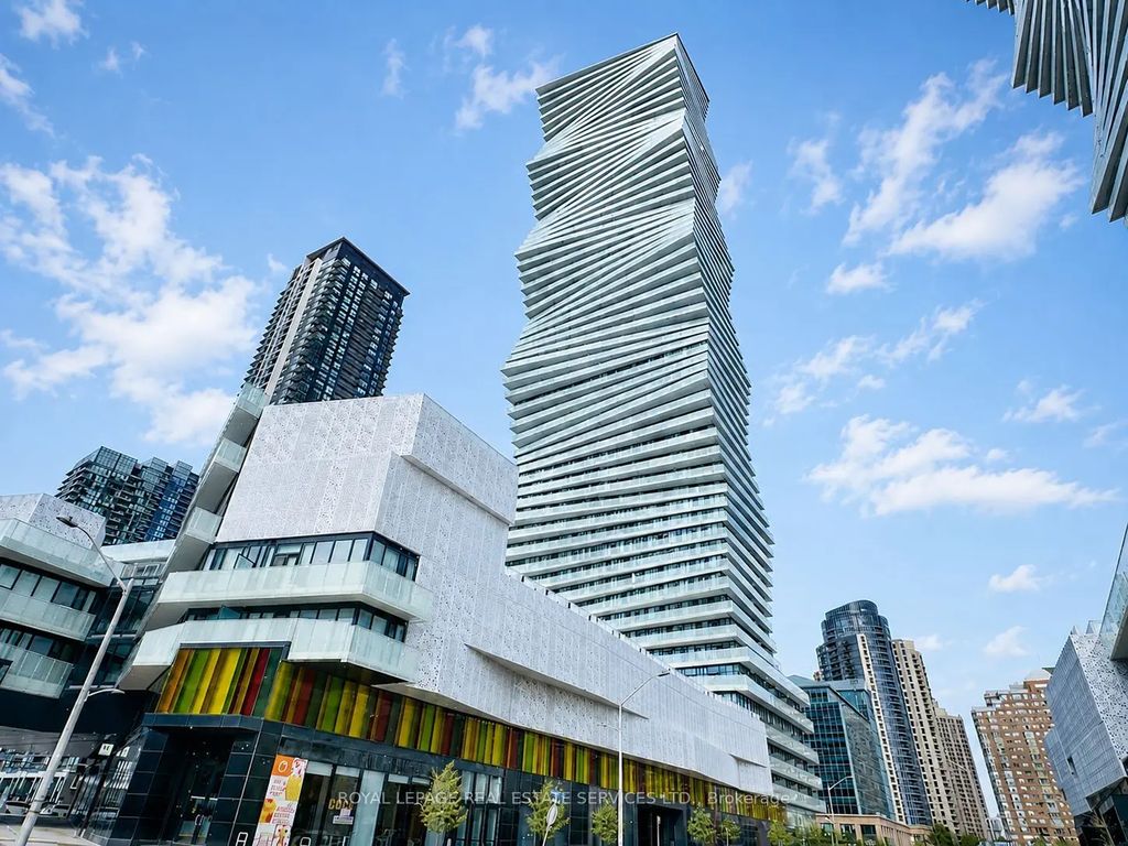3900 Confederation Parkway 323, Mississauga