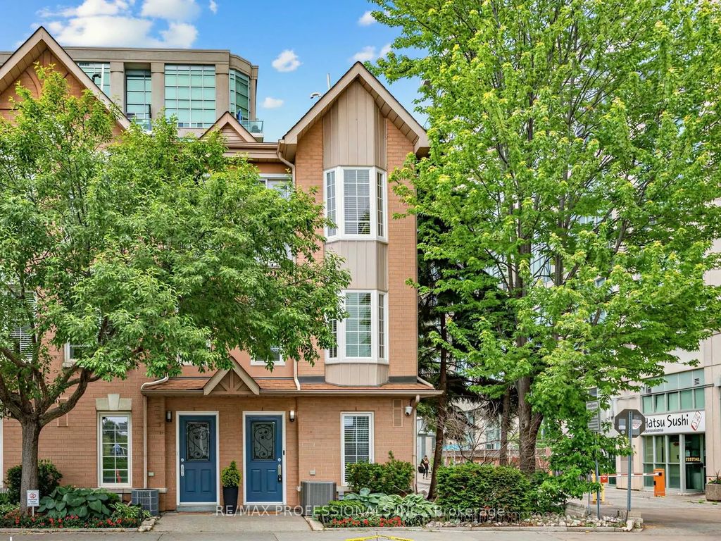 220 Manitoba Street 32, Toronto W06