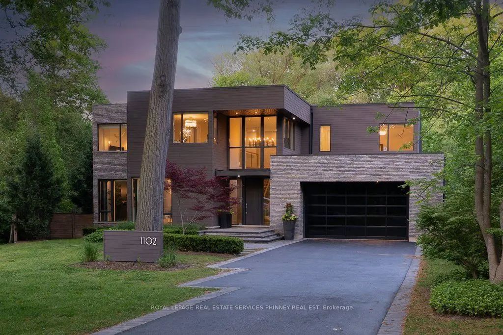 1102 Crestview Street, Oakville