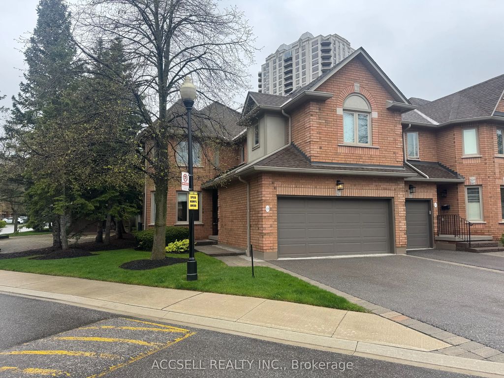 1905 Broad Hollow Gate 13, Mississauga